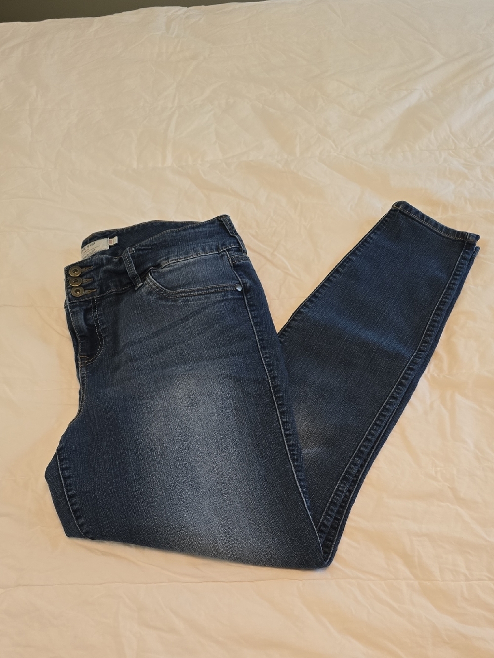 Torrid High Rise Denim Jeggings Size 18T 3 Button Waist